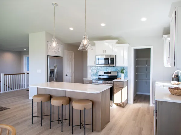 $499,999 | 10219 73rd Street South, Horace, ND 58047