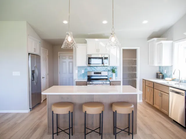 $519,999 | 10219 73rd Street South, Horace, ND 58047