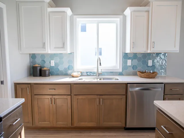 $519,999 | 10219 73rd Street South, Horace, ND 58047