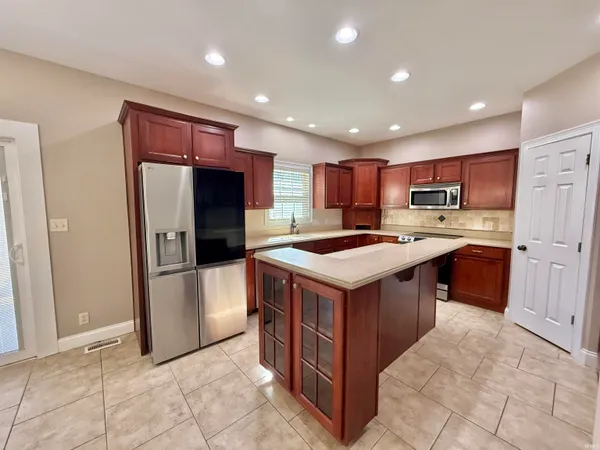 $745,000 | 7777 Scottsdale Drive, Newburgh, IN 47630