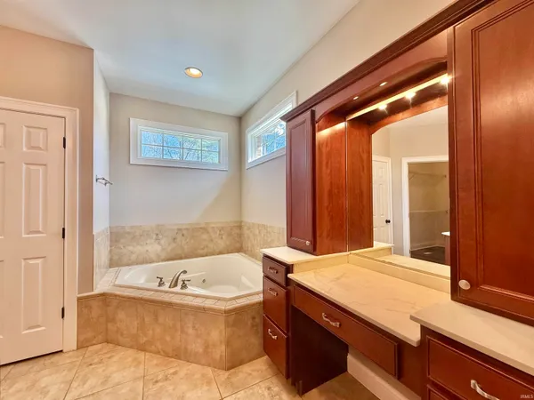 $714,900 | 7777 Scottsdale Drive, Newburgh, IN 47630