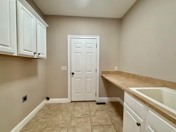 $745,000 | 7777 Scottsdale Drive, Newburgh, IN 47630