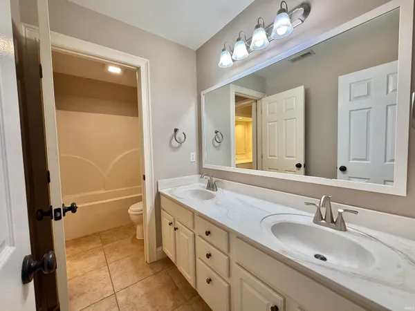 $714,900 | 7777 Scottsdale Drive, Newburgh, IN 47630