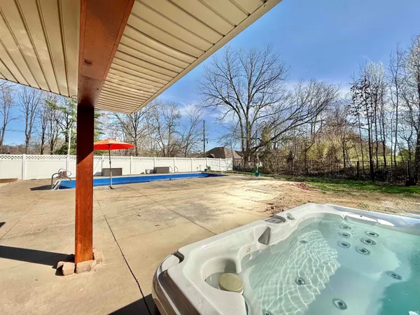 $745,000 | 7777 Scottsdale Drive, Newburgh, IN 47630