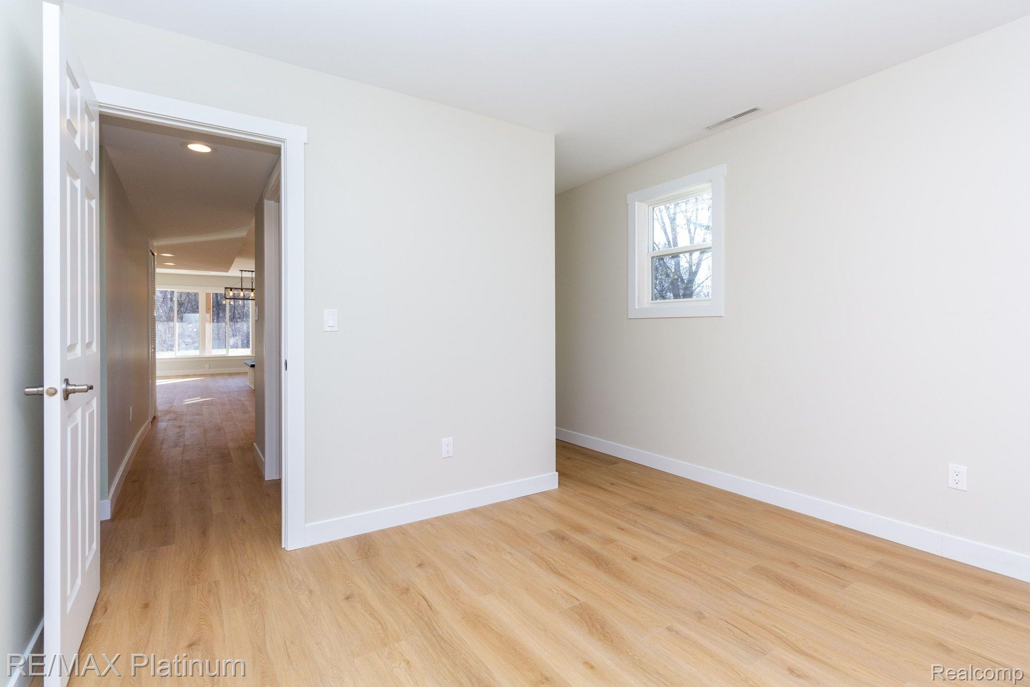 14875 Holmes Road Gregory, MI 48137 - Photo 20 of 73 Office