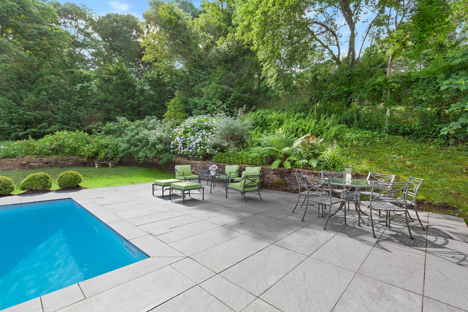 12 Knoll Road Southampton, NY 11968 - Photo 14 of 15