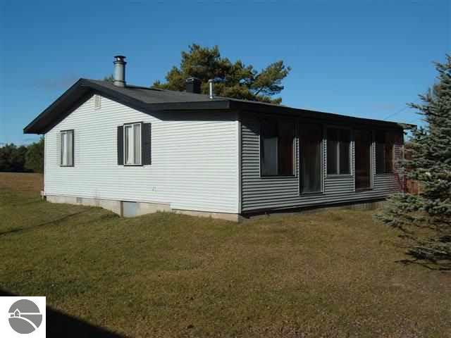 471 4th Street Lupton, MI 48635 - Photo 2 of 10 1751307-1.JPG