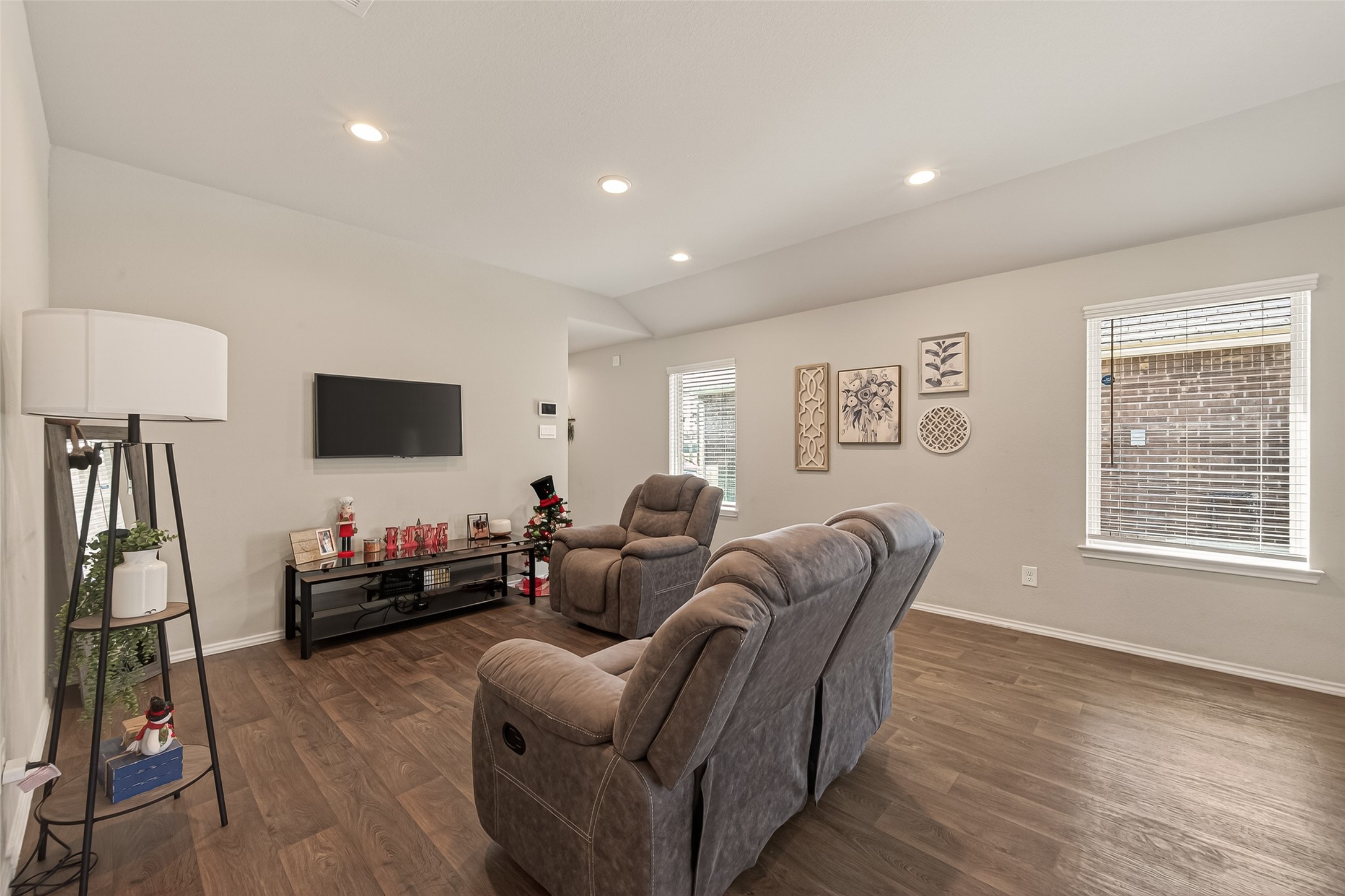 2407 Hartsel Frst Trail Spring, TX 77373 - Photo 6 of 26 a living room with furniture and a flat screen tv