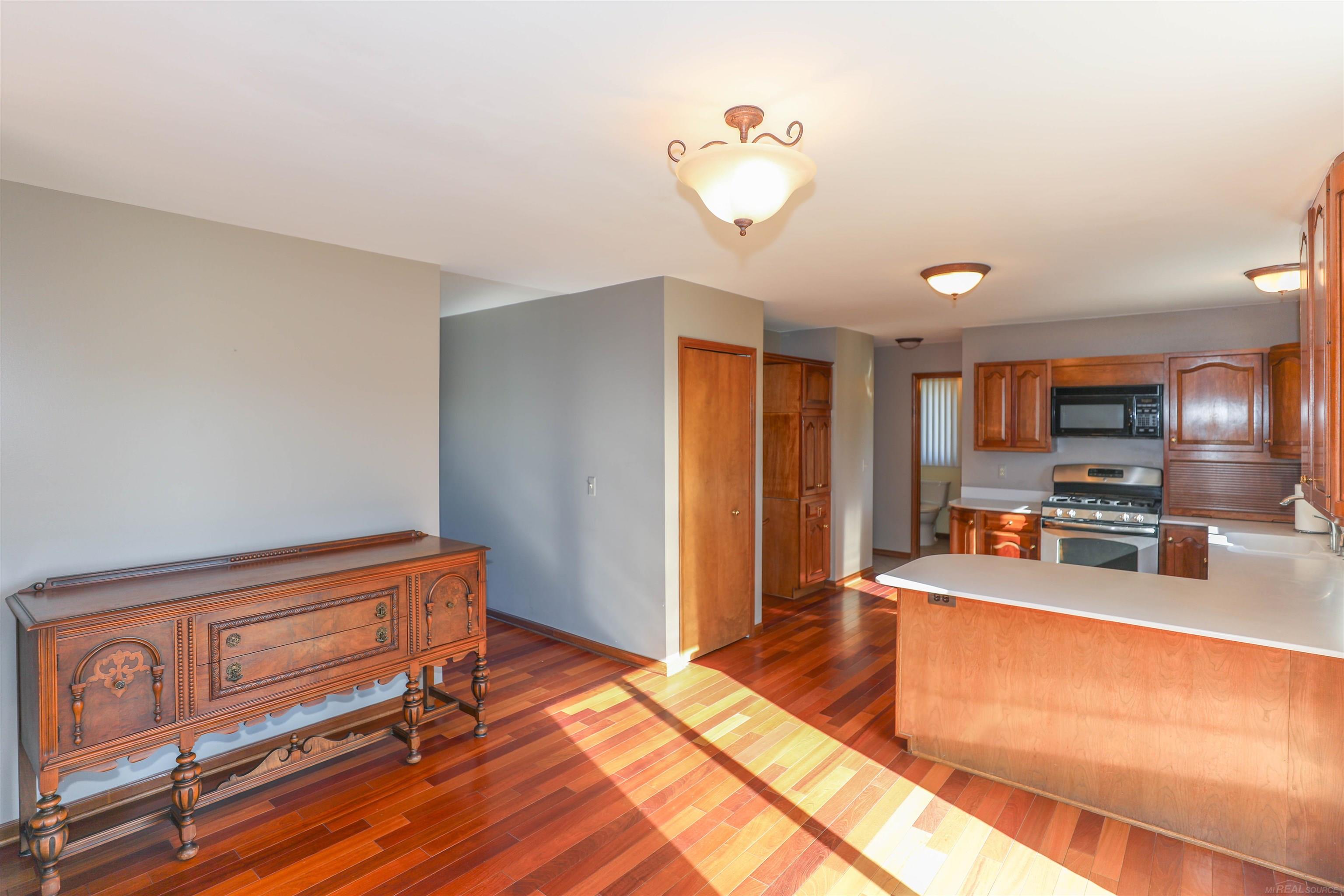 8065 Short Cut Road Fair Haven, MI 48023 - Photo 14 of 39 Kitchen Nook