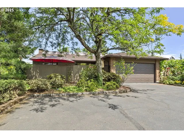 $358,000 | 14729 Northeast Stanton Court, Portland, OR 97230