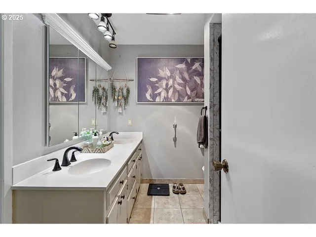 $358,000 | 14729 Northeast Stanton Court, Portland, OR 97230