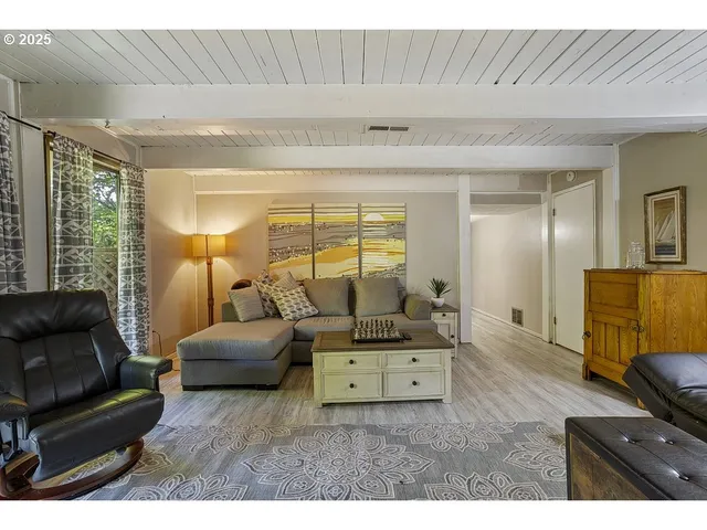 $358,000 | 14729 Northeast Stanton Court, Portland, OR 97230