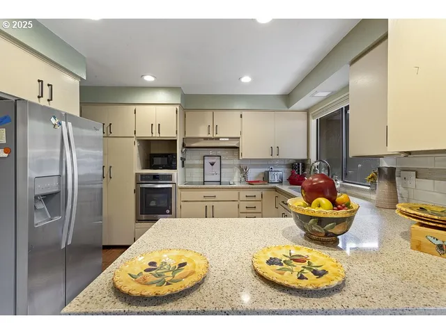 $358,000 | 14729 Northeast Stanton Court, Portland, OR 97230