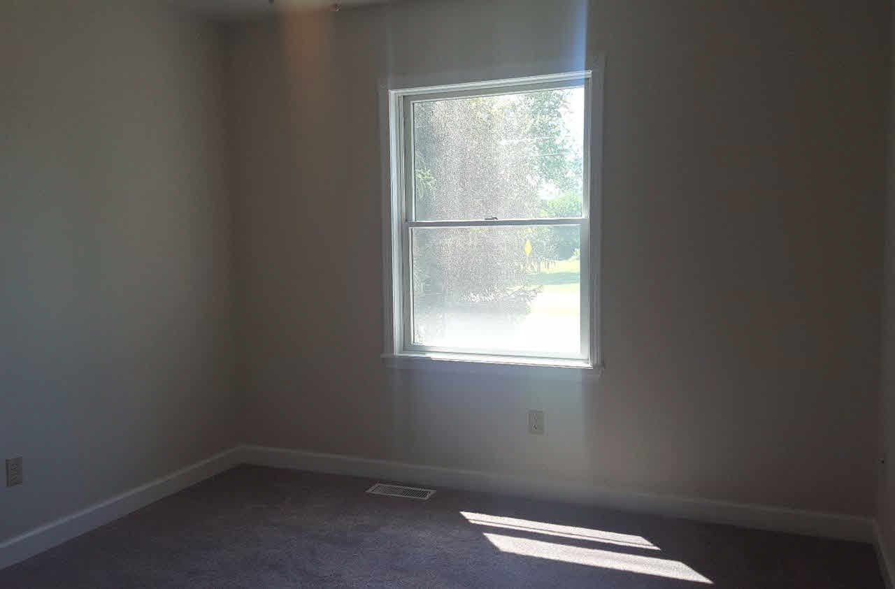 1258 North Morrish Road Flint, MI 48532 - Photo 18 of 35 21319555-17.JPG