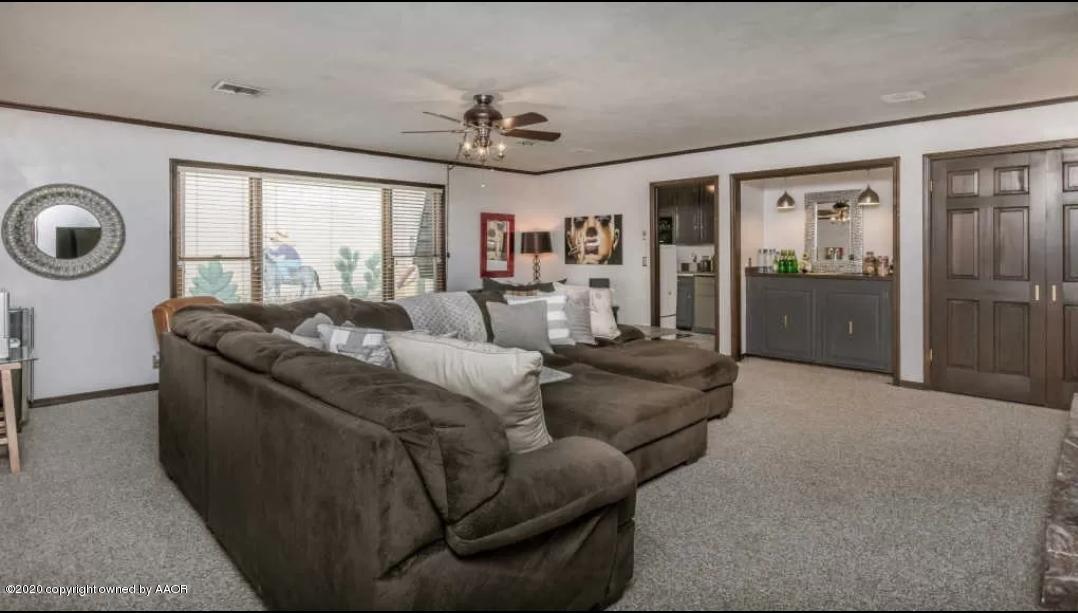 18 Windsor Road Amarillo, TX 79124 - Photo 4 of 15 LIVING ROOM VIEW 2