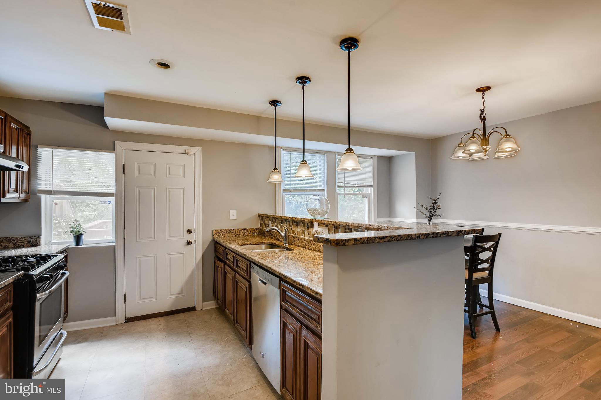 4143 Fairfax Road Baltimore, MD 21216 - Photo 3 of 23