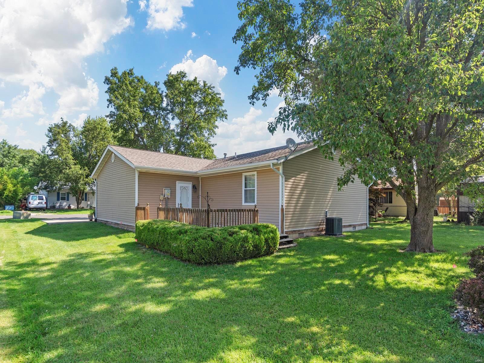 1 Adams Street Smithton, IL 62285 - Photo 4 of 32