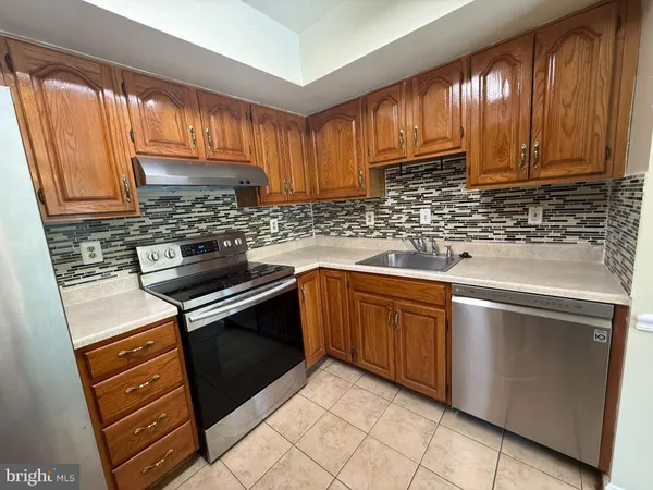 $3,250 | 6458 Autumn Glen Court, Alexandria, VA 22312