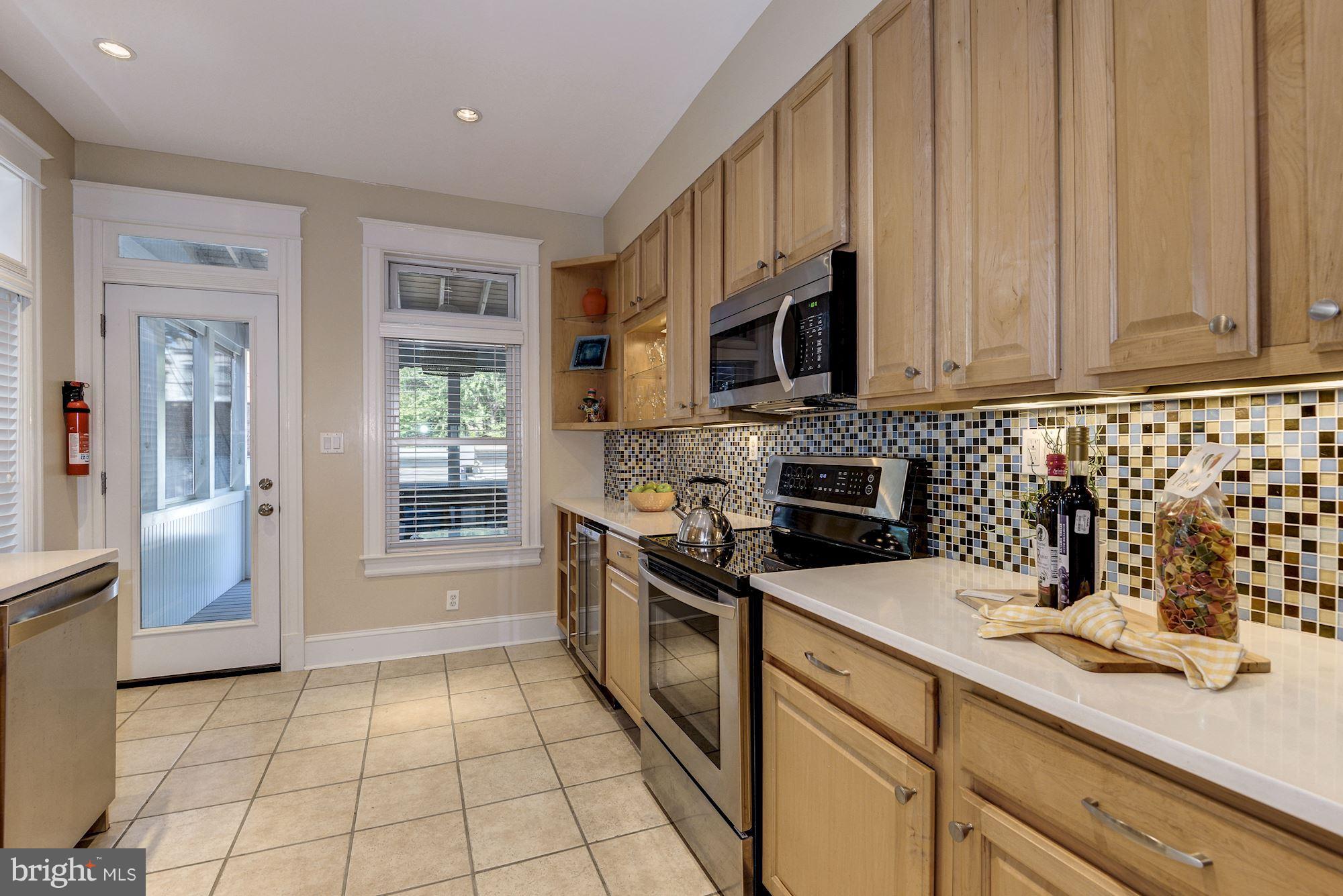 916 6th Street Northeast Washington, DC 20002 - Photo 9 of 24 Kitchen