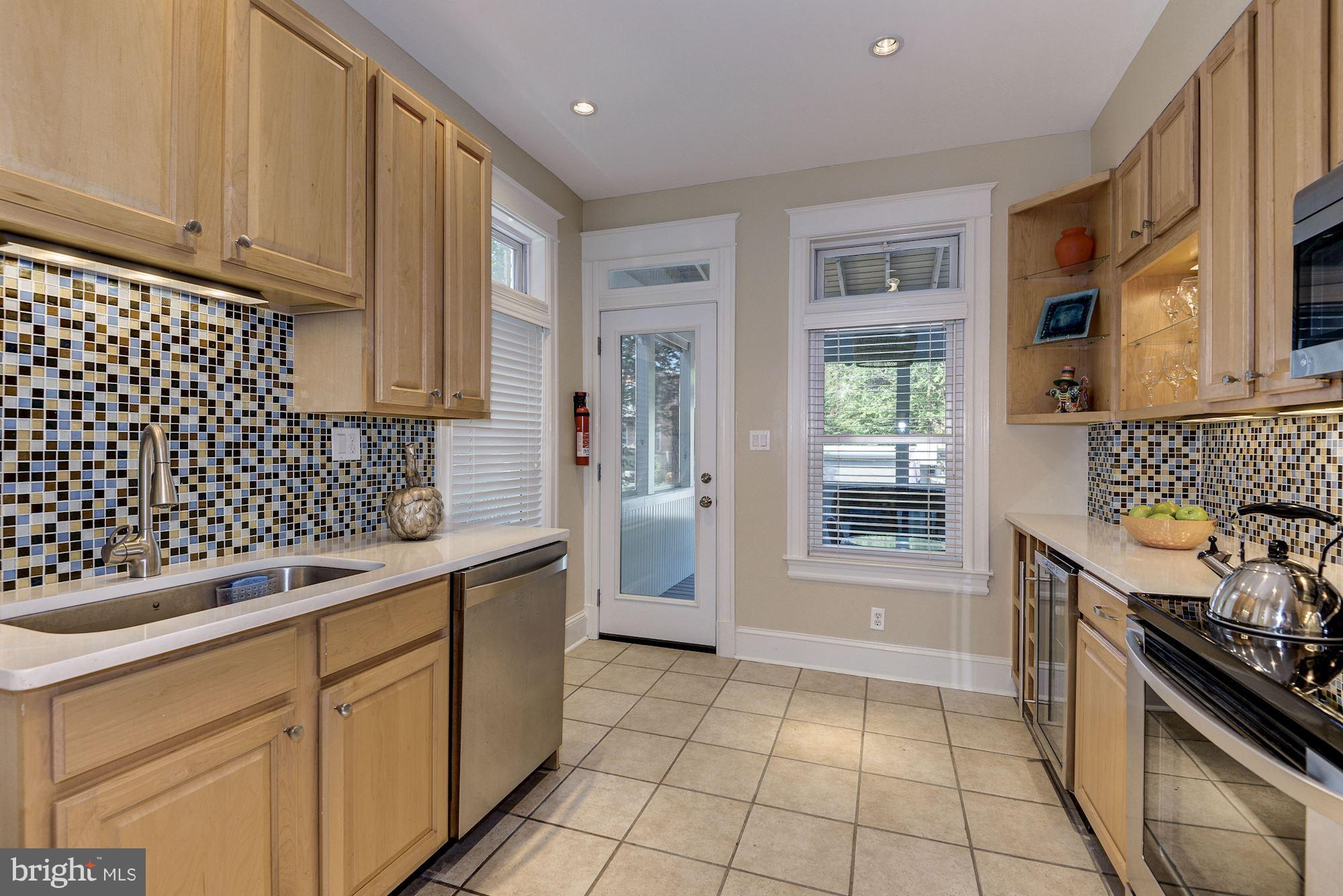 916 6th Street Northeast Washington, DC 20002 - Photo 10 of 24 Kitchen