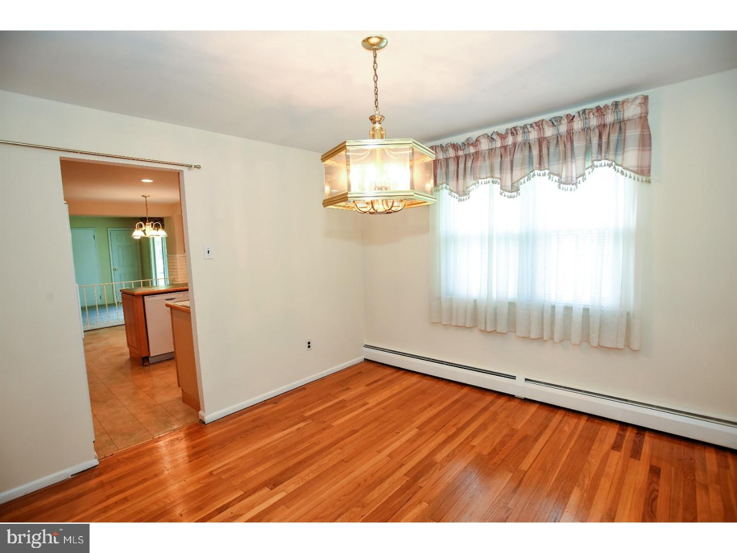 1570 Deer Run Road Warminster, PA 18974 - Photo 11 of 25 Dining Room