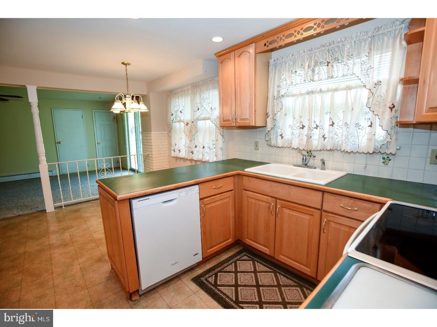 1570 Deer Run Road Warminster, PA 18974 - Photo 7 of 25 Kitchen