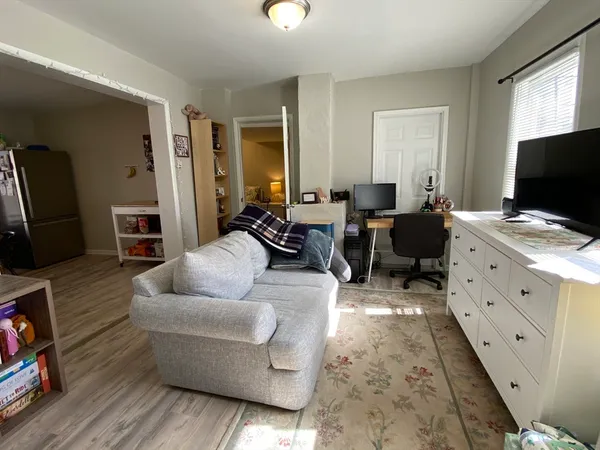 $1,700 | 38 Summer Street, Unit A, Franklin, MA 02038