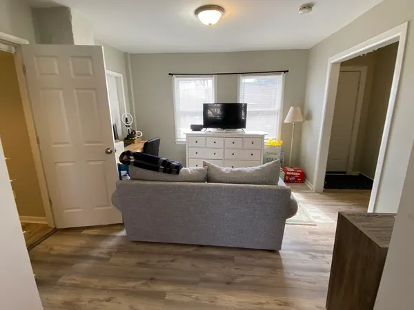 $1,700 | 38 Summer Street, Unit A, Franklin, MA 02038