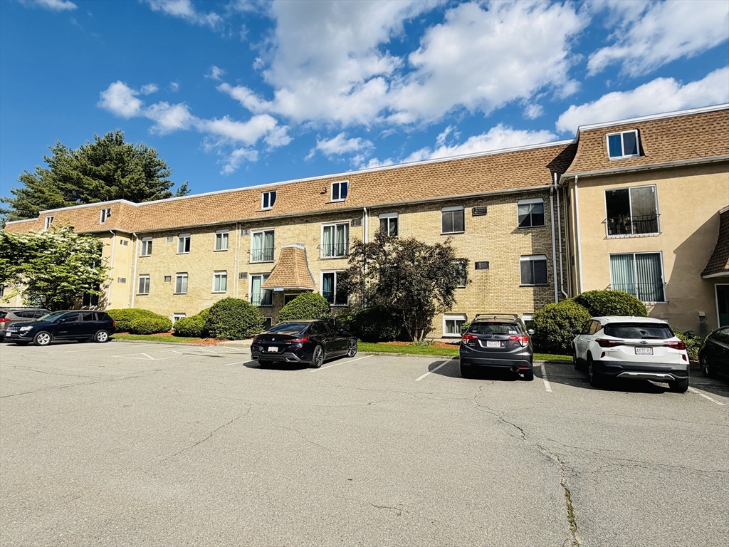 182 Swanson Road, Unit 324 Boxborough, MA 01719 - Photo 2 of 11