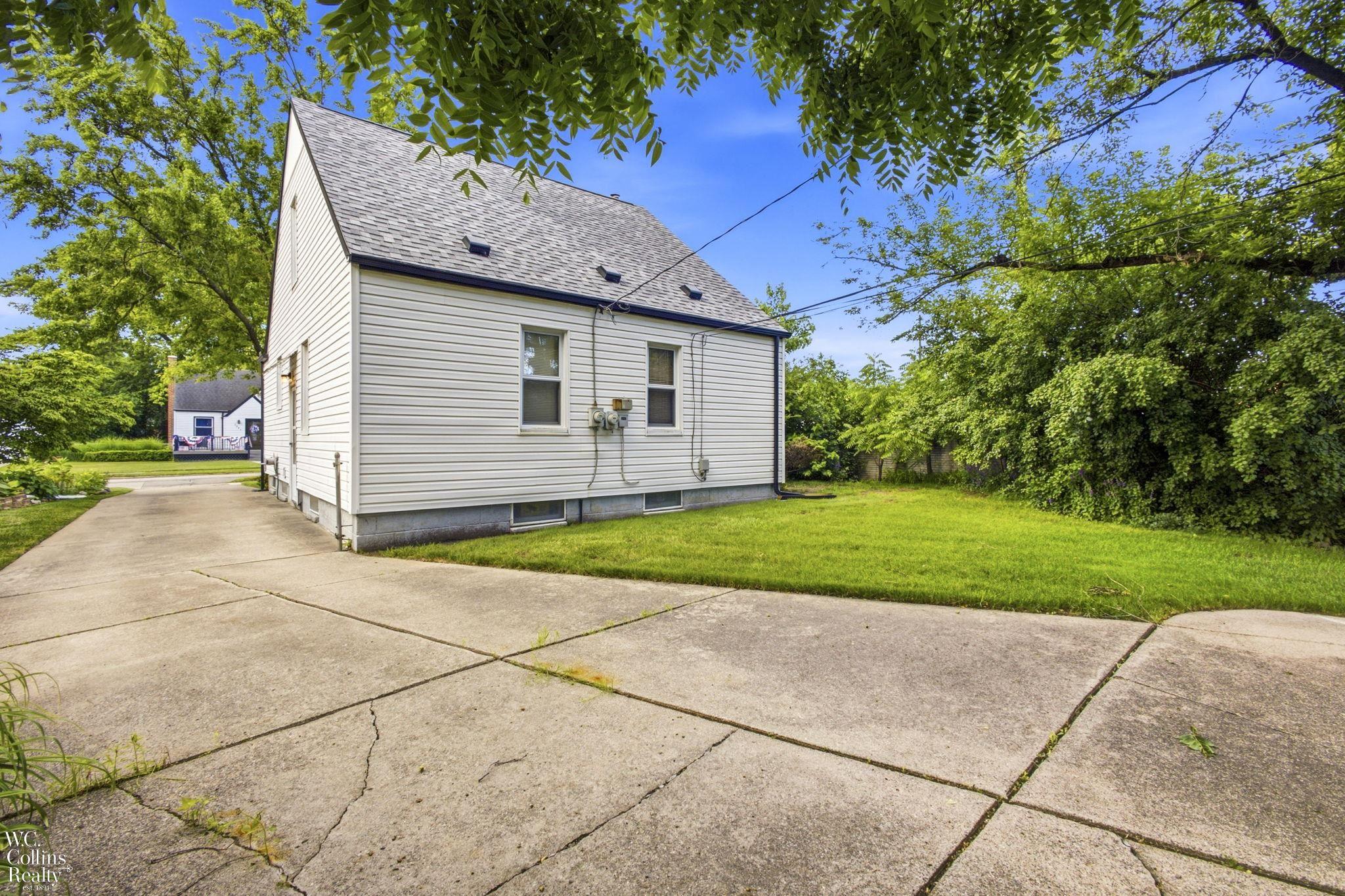 2446 Harvard Road Berkley, MI 48072 - Photo 30 of 33