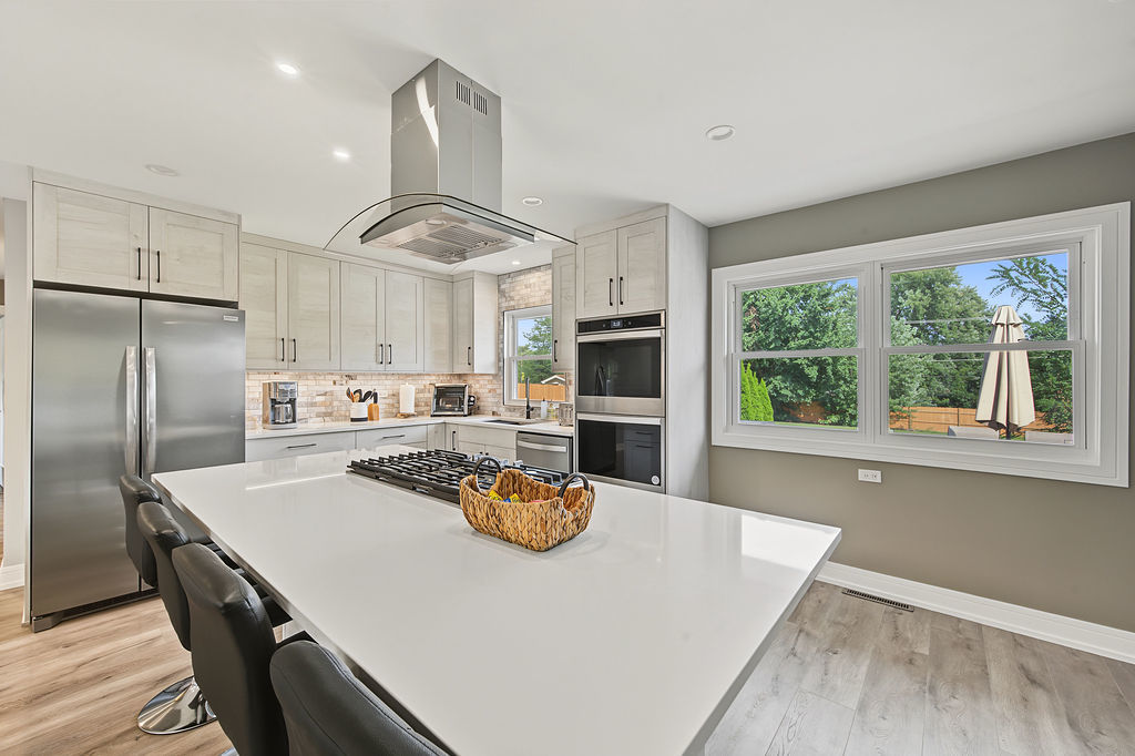 403 Spring S Road Schaumburg, IL 60193 - Photo 7 of 26 Gallery Image 7