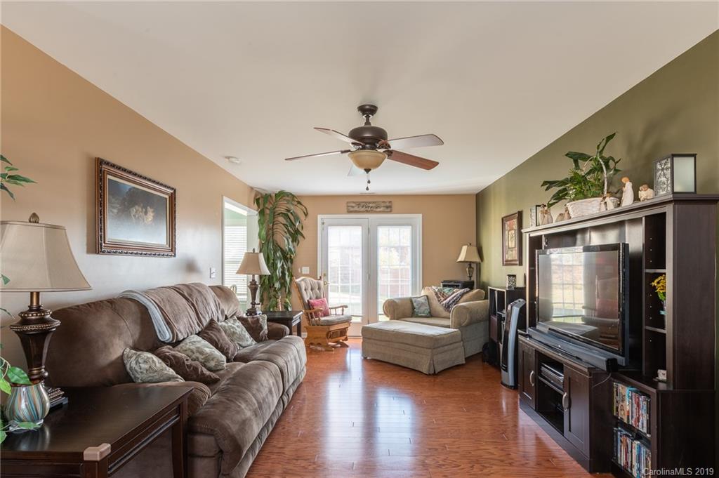 161 Haw River Road Fletcher, NC 28732 - Photo 7 of 33