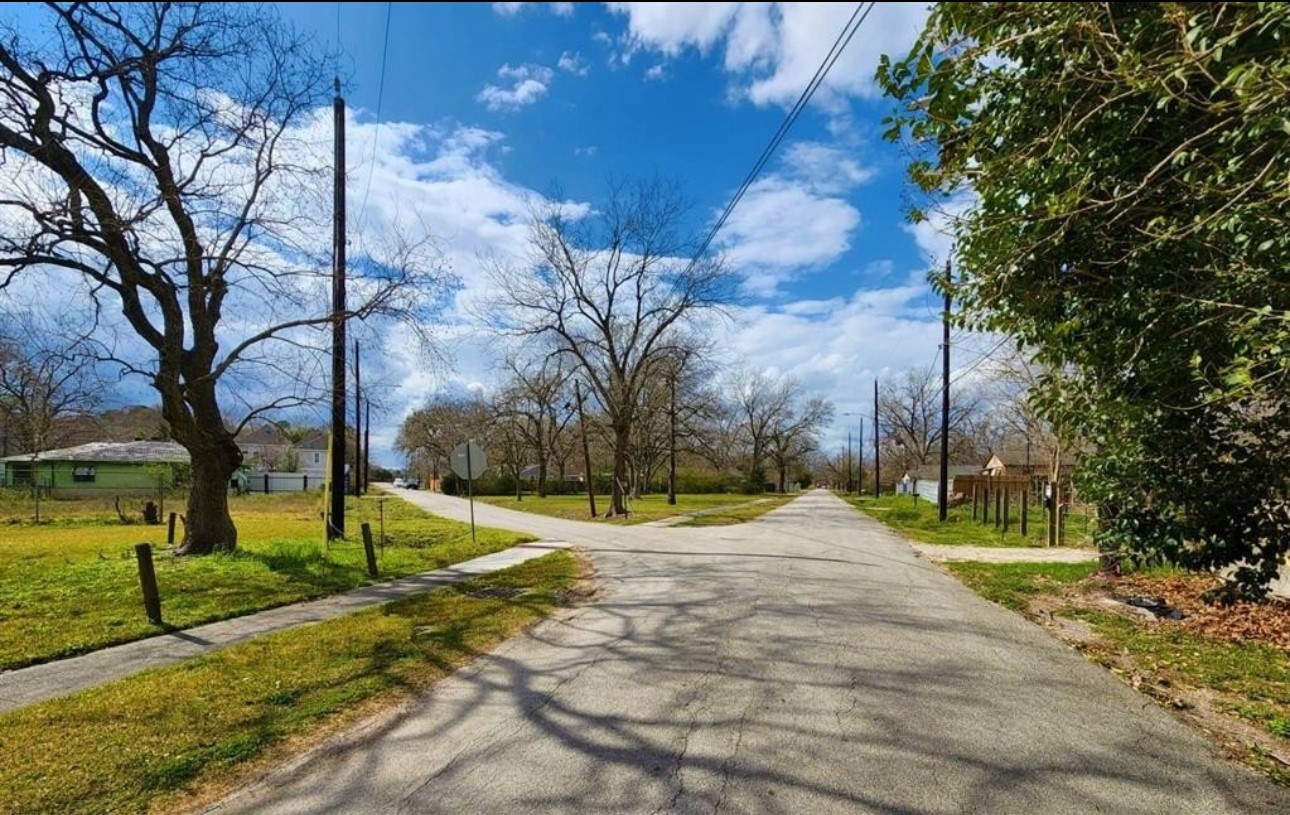 6316 Maybell Street Houston, TX 77091 - Photo 2 of 5