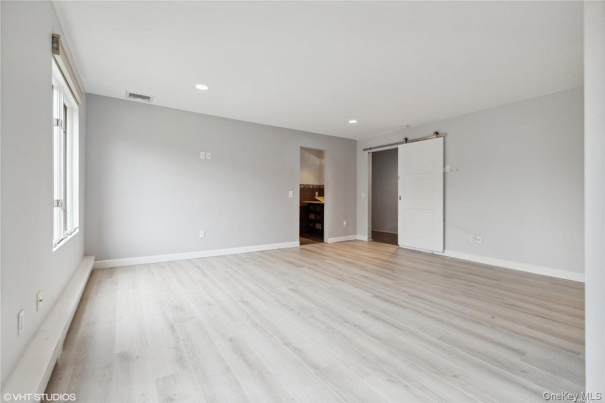4 Box Tree Road East Quogue, NY 11942 - Photo 6 of 8