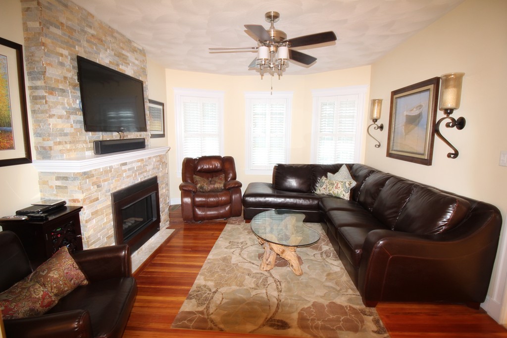 242 River Road Winthrop, MA 02152 - Photo 5 of 29 Gallery Image 5