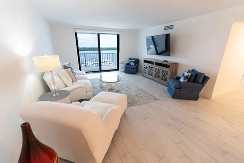 $475,000 | 1208 Marine Way, Unit 803, North Palm Beach, FL 33408