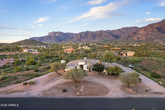 $825,000 | 10686 East Baseline Avenue, Gold Canyon, AZ 85118