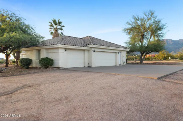 $825,000 | 10686 East Baseline Avenue, Gold Canyon, AZ 85118