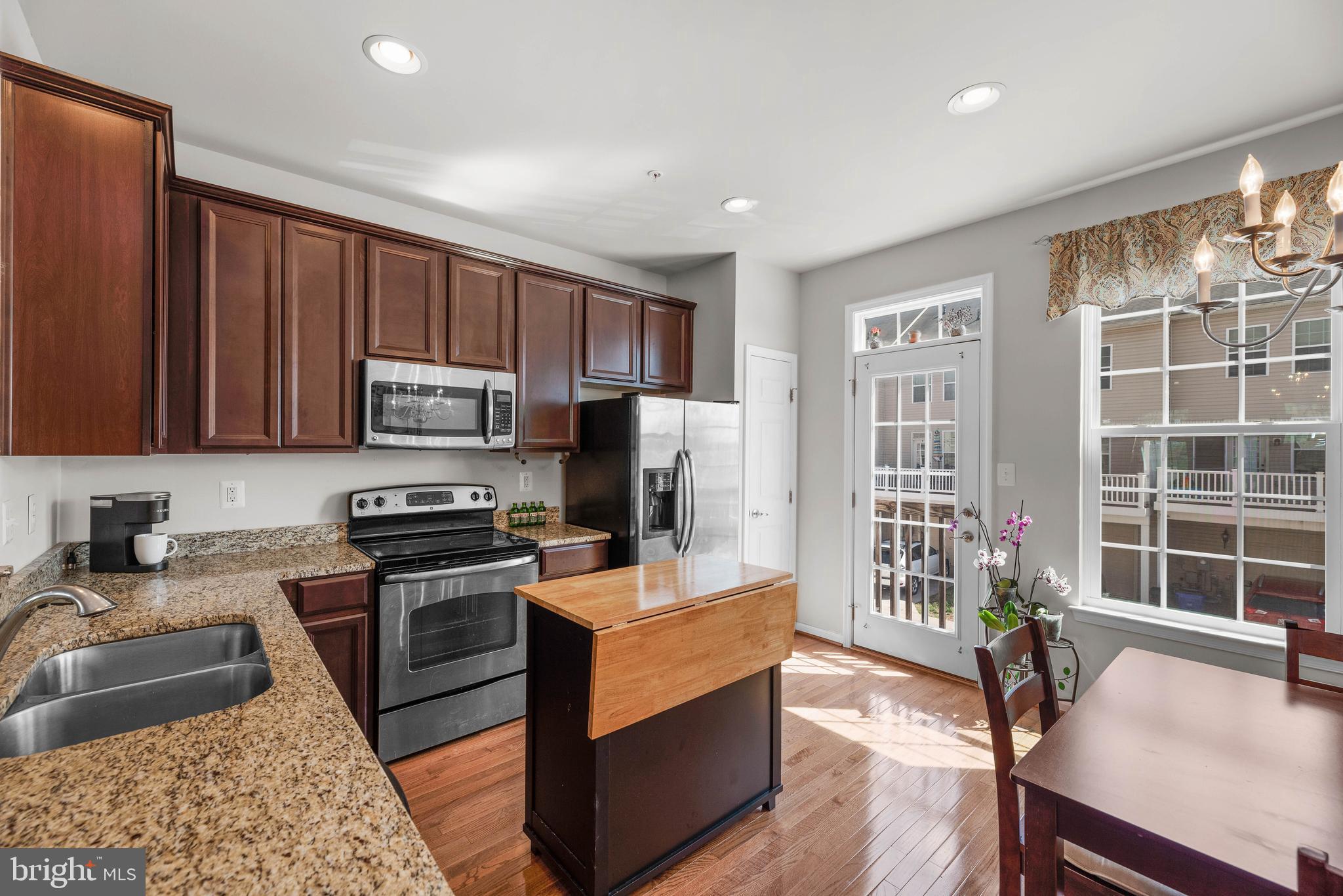 7230 Abbey Road Elkridge, MD 21075 - Photo 13 of 34 Kitchen