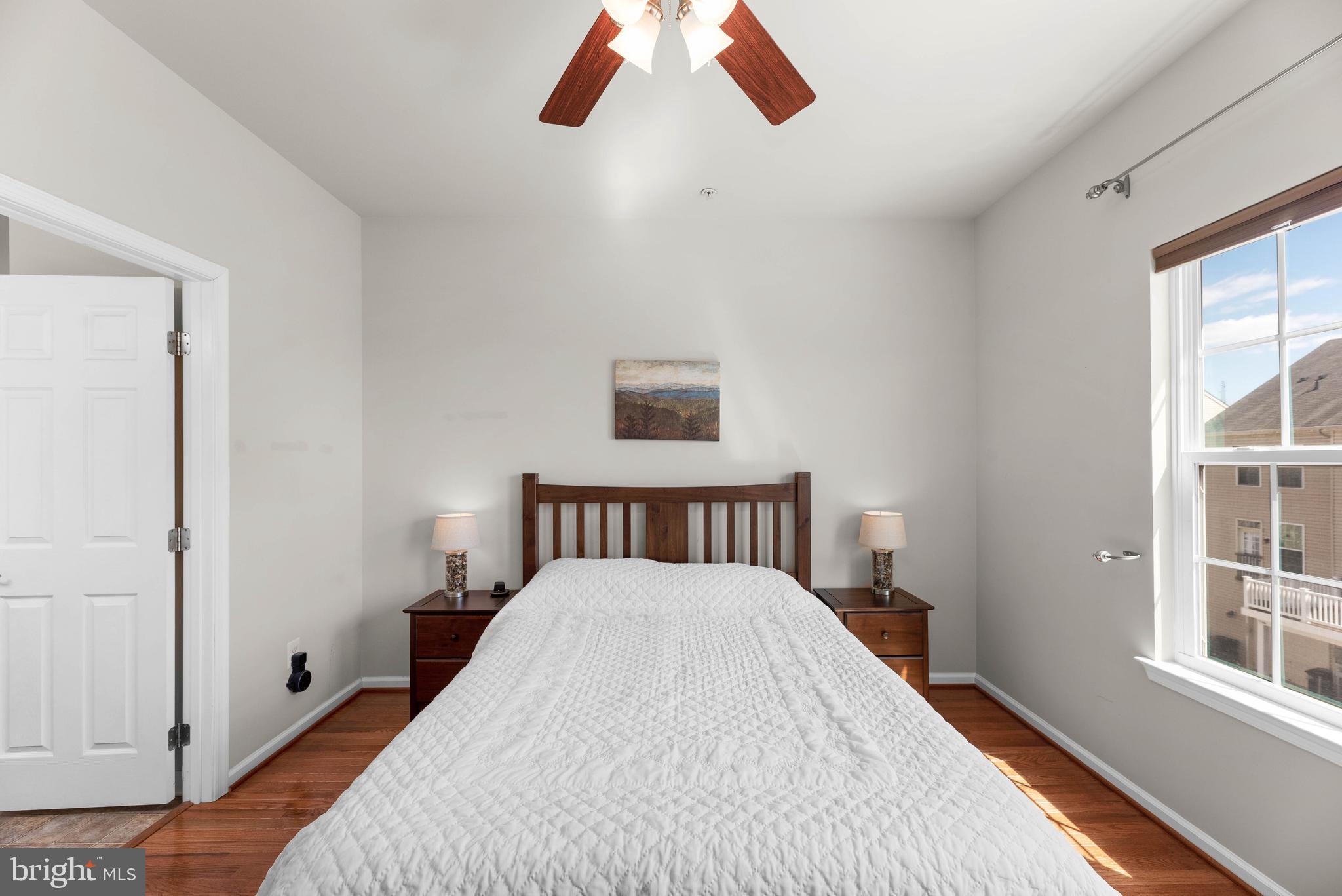 7230 Abbey Road Elkridge, MD 21075 - Photo 19 of 34 Owner's bedroom