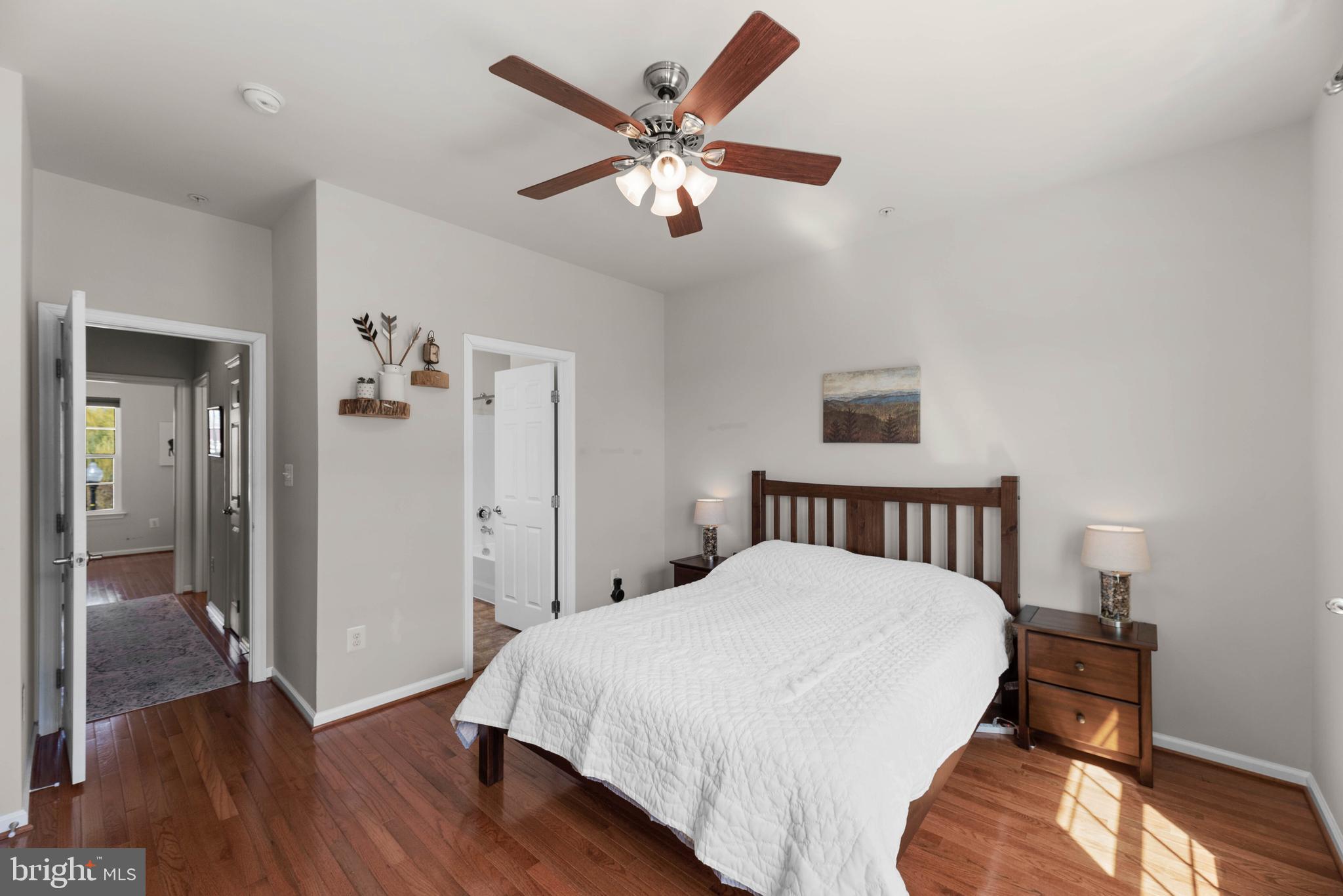 7230 Abbey Road Elkridge, MD 21075 - Photo 20 of 34 Owner's bedroom