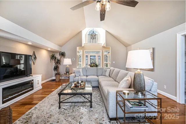 $674,900 | 456 North Shore Drive, Hickory, NC 28601