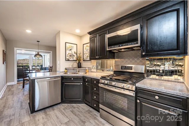 $674,900 | 456 North Shore Drive, Hickory, NC 28601