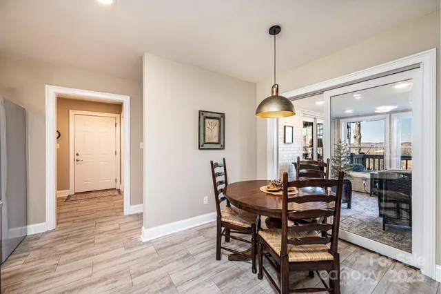 $674,900 | 456 North Shore Drive, Hickory, NC 28601