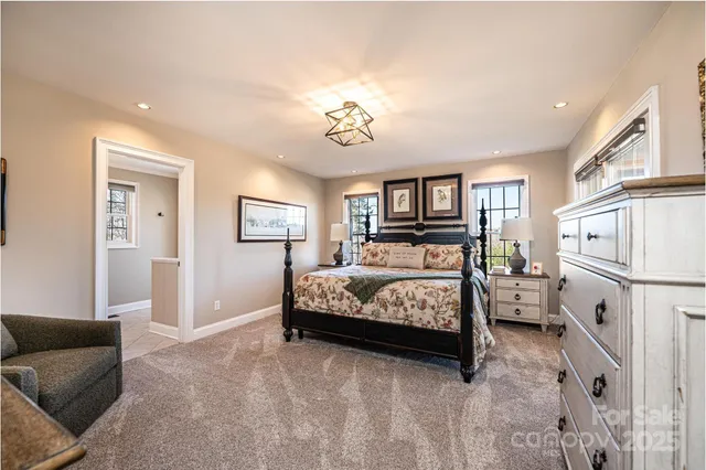 $674,900 | 456 North Shore Drive, Hickory, NC 28601