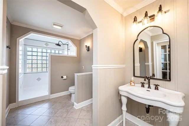 $674,900 | 456 North Shore Drive, Hickory, NC 28601