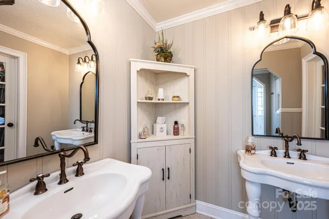 $674,900 | 456 North Shore Drive, Hickory, NC 28601