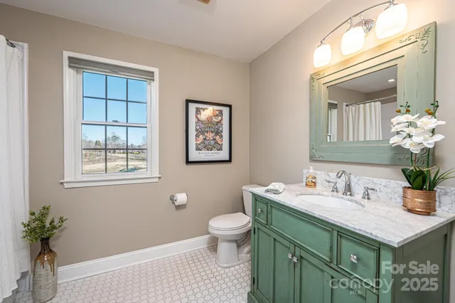 $674,900 | 456 North Shore Drive, Hickory, NC 28601