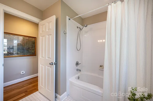 $674,900 | 456 North Shore Drive, Hickory, NC 28601