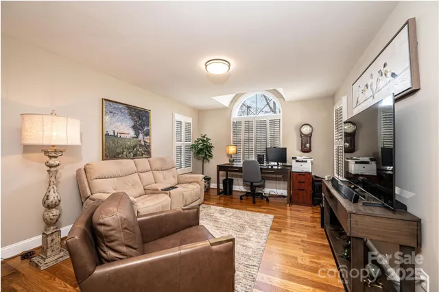 $674,900 | 456 North Shore Drive, Hickory, NC 28601